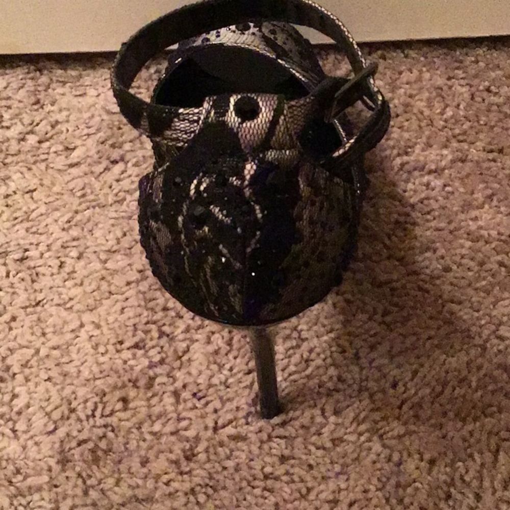 Shoes - Picture 2 of 4